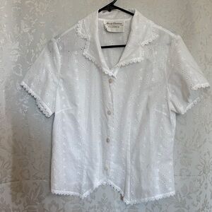 Vintage Martha Christina Classic White Eyelet Lace-Trim Button Front Top